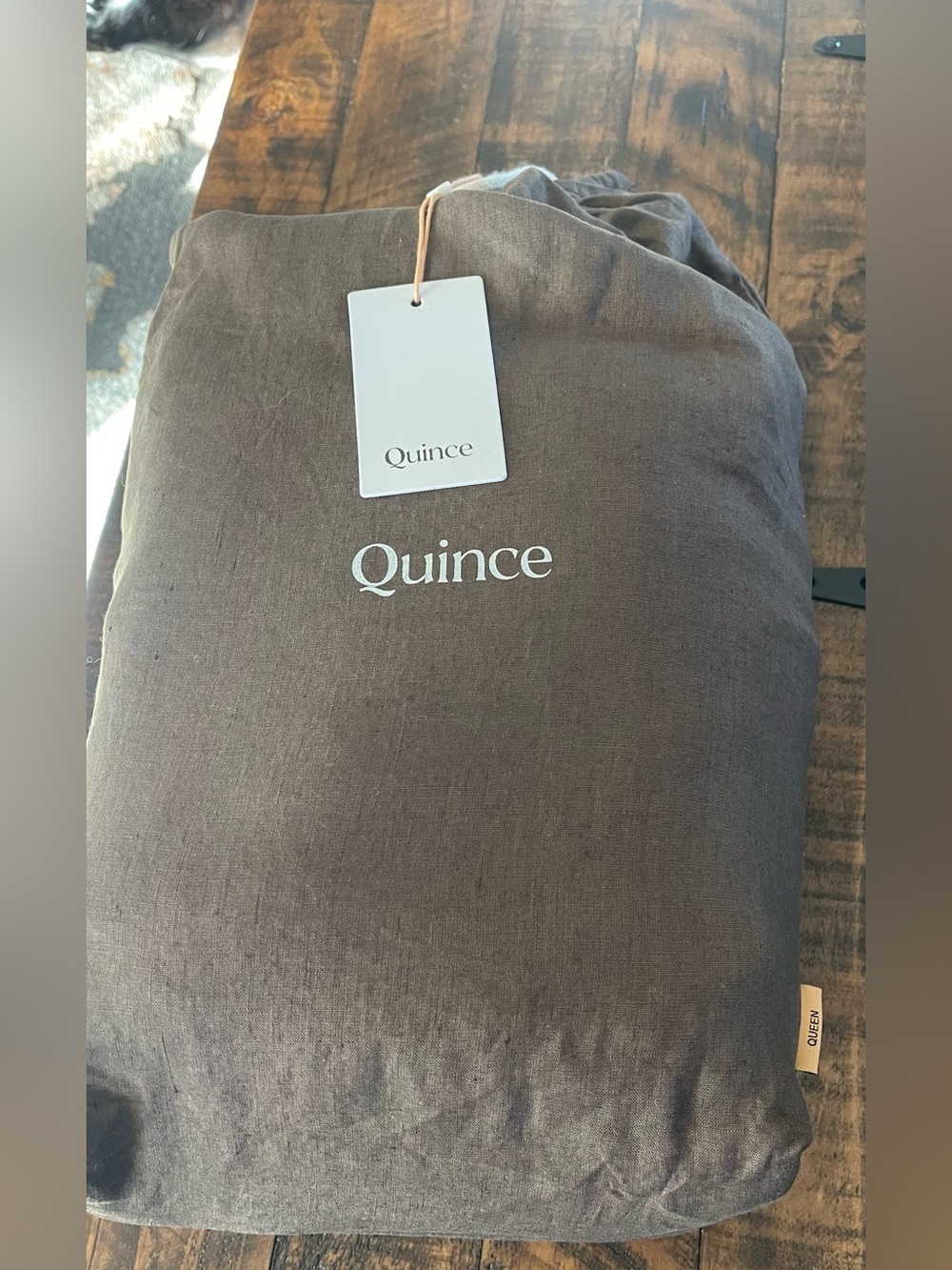 NWT Quince European Linen 4 Piece Sheet Set, Queen (Espresso) MSRP $184 - Picture 4 of 7